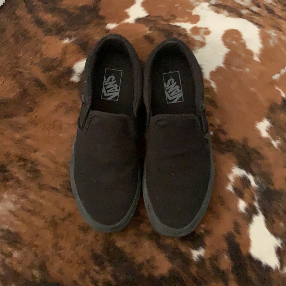 all black vans skate shoe